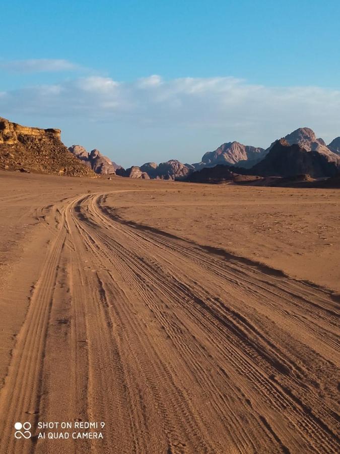 Wadi Rum Stargazing Camp Exterior photo