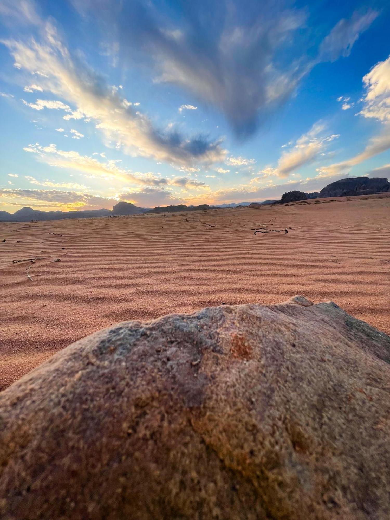Wadi Rum Stargazing Camp Exterior photo